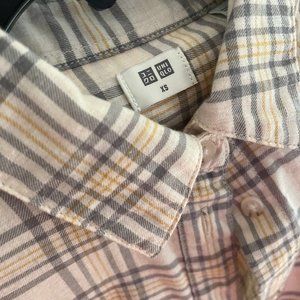 2/$22 Sale 🍓 Uniqlo Yellow/Gray/Cream Plaid Flannel Shirt